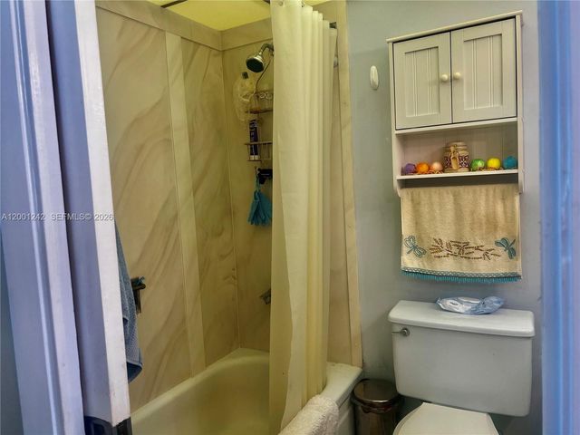 5860 NW 44th Street 804, Lauderhill, FL 33319