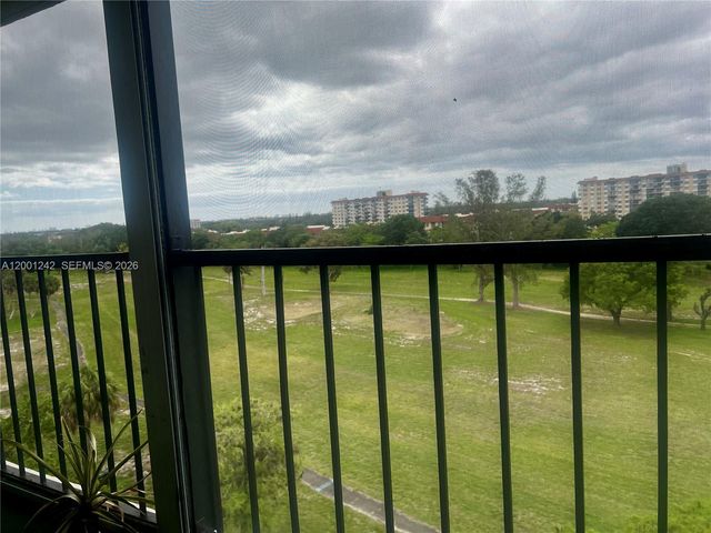 5860 NW 44th Street 804, Lauderhill, FL 33319