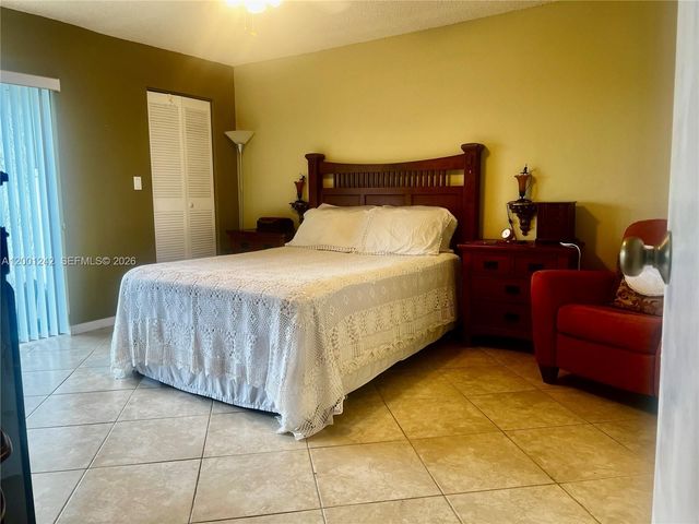 5860 NW 44th Street 804, Lauderhill, FL 33319