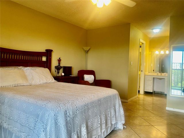 5860 NW 44th Street 804, Lauderhill, FL 33319