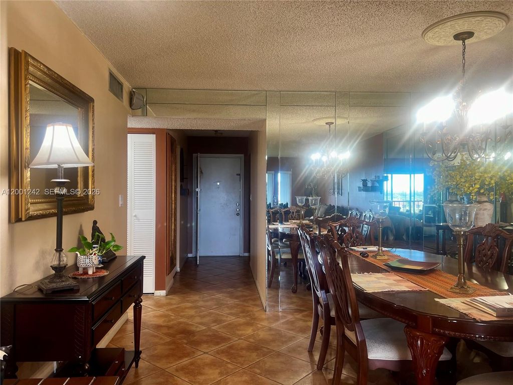 5860 NW 44th Street 804, Lauderhill, FL 33319