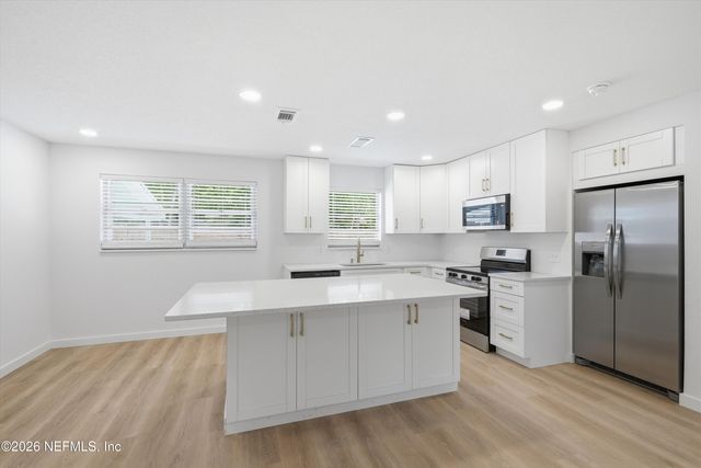 2234 LA VALLE Drive, Jacksonville, FL 32210