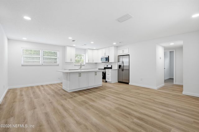 2234 LA VALLE Drive, Jacksonville, FL 32210