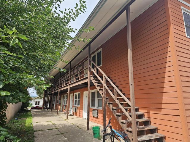 1321 4th STREET S, La Crosse, WI 54601