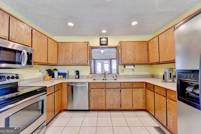 2100 Oak Village Lane, Lawrenceville, GA 30043