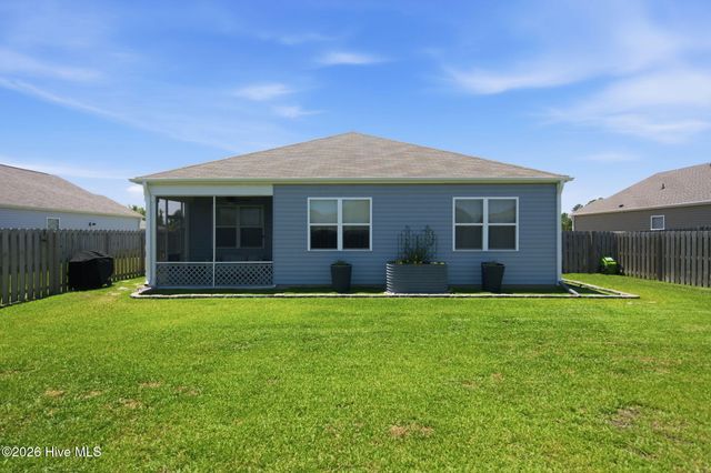 2512 Sandy Banks Lane, Wilmington, NC 28401