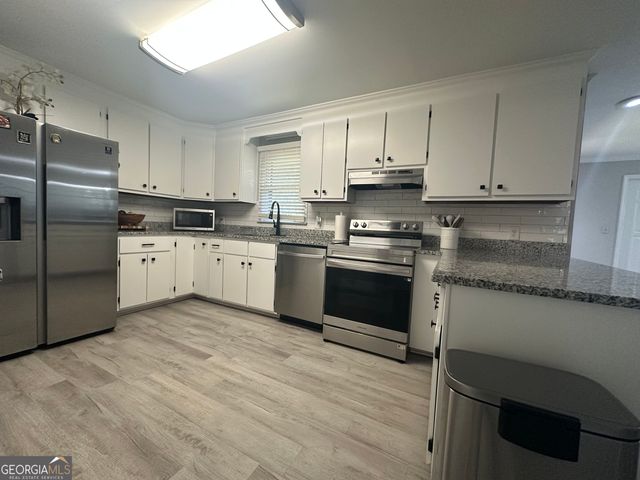 105 Hemlock Street, Warner Robins, GA 31093