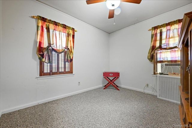 38 Irving Lane, New Hyde Park, NY 11040