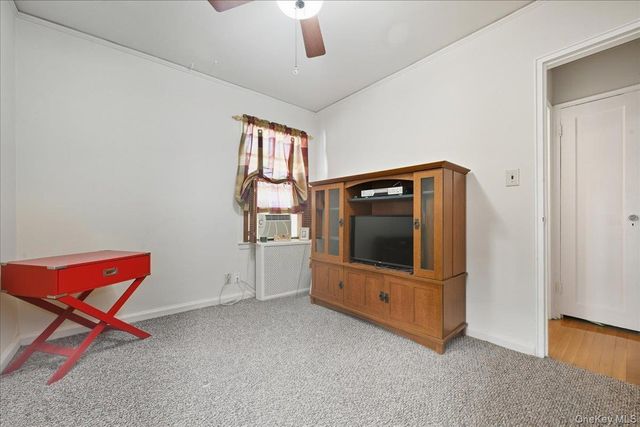 38 Irving Lane, New Hyde Park, NY 11040