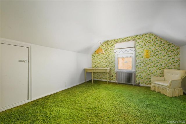 38 Irving Lane, New Hyde Park, NY 11040