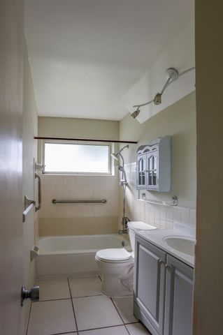 4513 NW 44th St, Tamarac, FL 33319