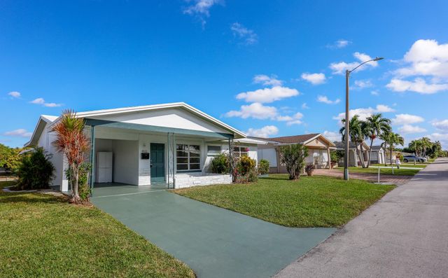 4513 NW 44th St, Tamarac, FL 33319
