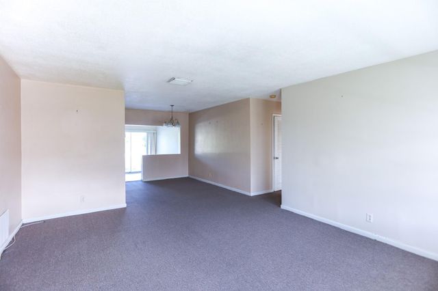 4513 NW 44th St, Tamarac, FL 33319