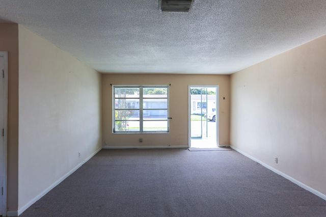 4513 NW 44th St, Tamarac, FL 33319