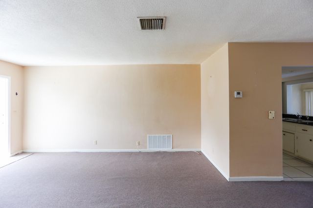 4513 NW 44th St, Tamarac, FL 33319