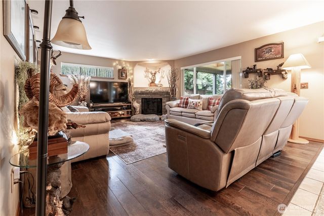 17107 115th Street E, Bonney Lake, WA 98391