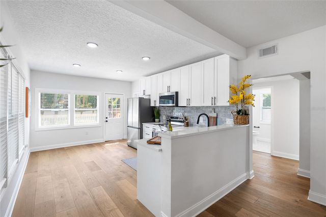 718 34TH AVENUE S, St Petersburg, FL 33705