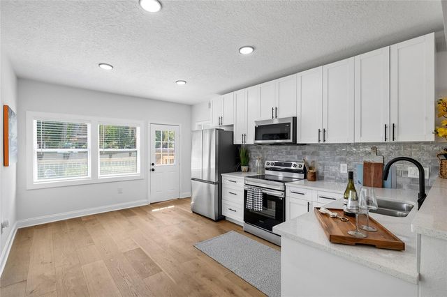 718 34TH AVENUE S, St Petersburg, FL 33705