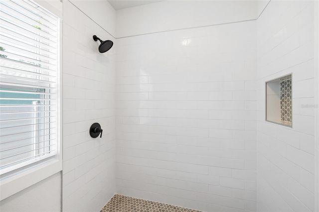 718 34TH AVENUE S, St Petersburg, FL 33705