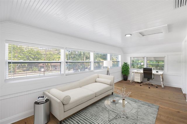 718 34TH AVENUE S, St Petersburg, FL 33705