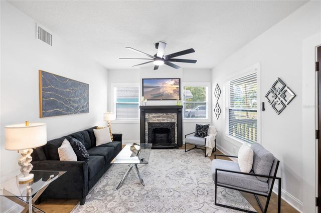 718 34TH AVENUE S, St Petersburg, FL 33705