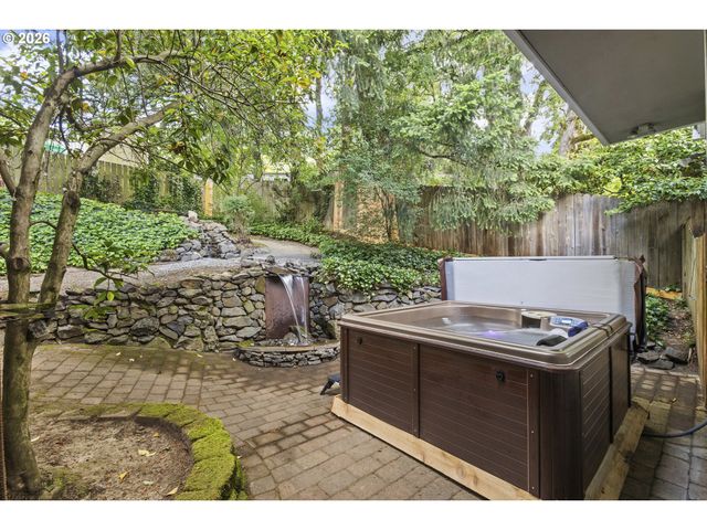 12436 Sw 58TH Ave, Portland, OR 97219