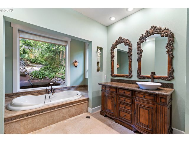 12436 Sw 58TH Ave, Portland, OR 97219