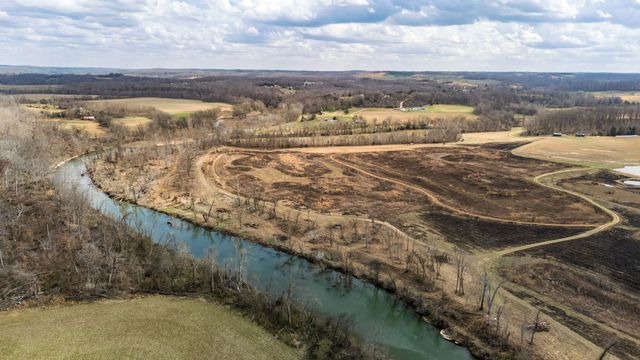 3301 Natural Bridge Rd, Waynesboro, TN 38485