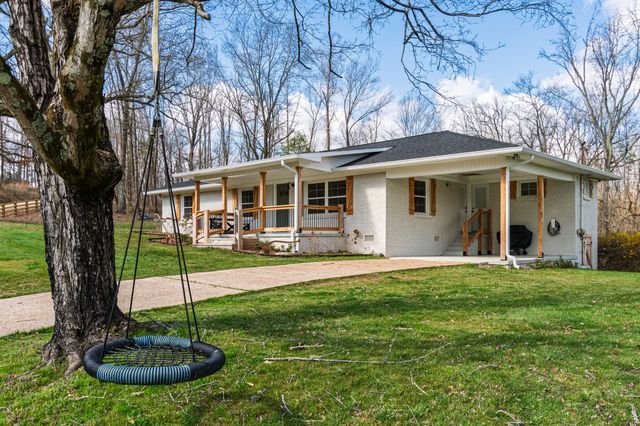 3301 Natural Bridge Rd, Waynesboro, TN 38485