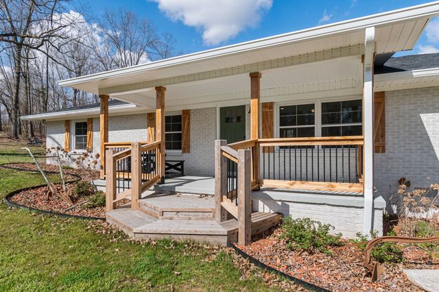 3301 Natural Bridge Rd, Waynesboro, TN 38485