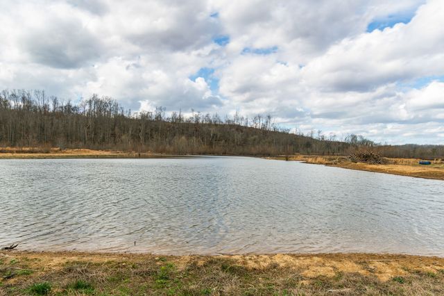 3301 Natural Bridge Rd, Waynesboro, TN 38485