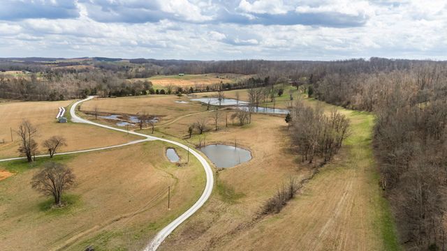 3301 Natural Bridge Rd, Waynesboro, TN 38485