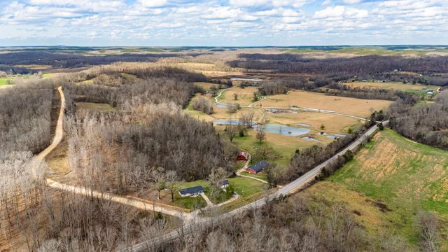 3301 Natural Bridge Rd, Waynesboro, TN 38485