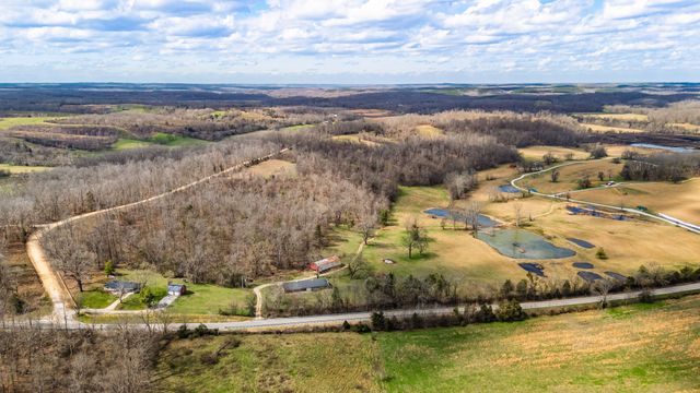 3301 Natural Bridge Rd, Waynesboro, TN 38485