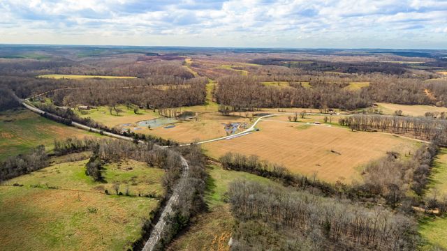 3301 Natural Bridge Rd, Waynesboro, TN 38485