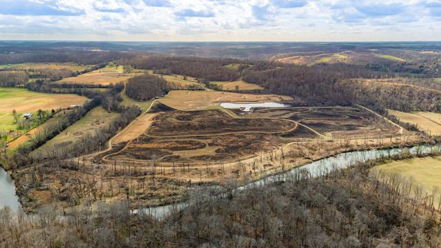 3301 Natural Bridge Rd, Waynesboro, TN 38485