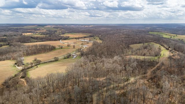 3301 Natural Bridge Rd, Waynesboro, TN 38485