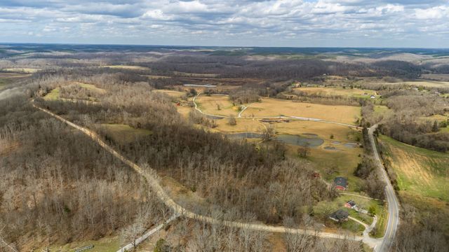 3301 Natural Bridge Rd, Waynesboro, TN 38485