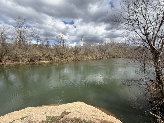 3301 Natural Bridge Rd, Waynesboro, TN 38485