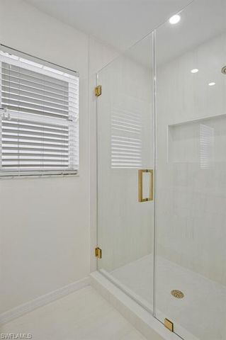821 Gulf Pavilion DR 206, Naples, FL 34108