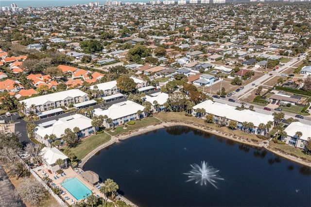 821 Gulf Pavilion DR 206, Naples, FL 34108