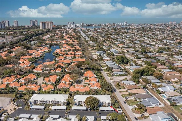 821 Gulf Pavilion DR 206, Naples, FL 34108