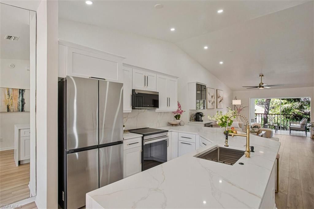 821 Gulf Pavilion DR 206, NAPLES, FL 34108 — photo 3