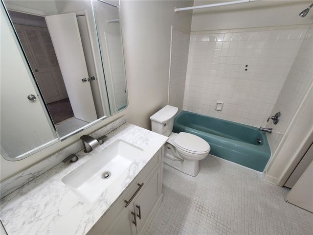 910 Westage At The, Irondequoit, NY 14617