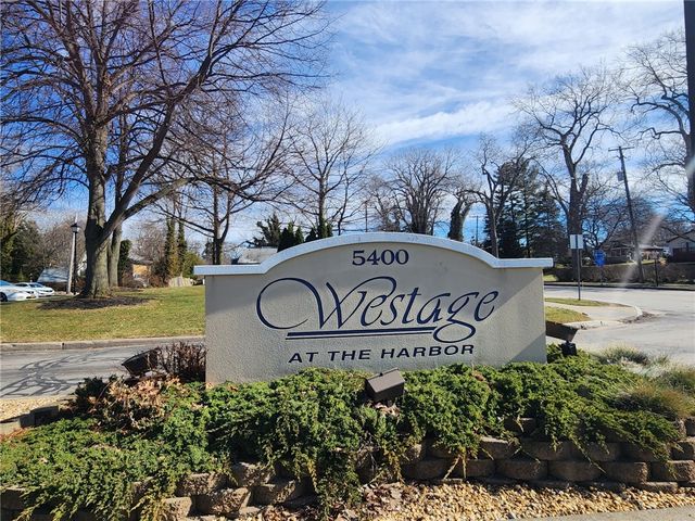 910 Westage At The, Irondequoit, NY 14617