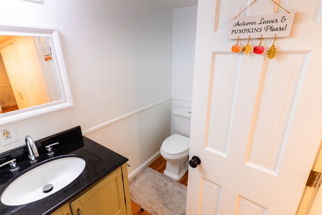 2 Washington St 2, Amesbury, MA 01913
