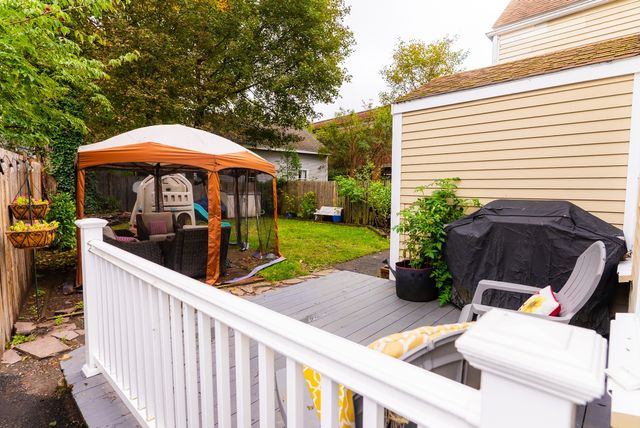 2 Washington St 2, Amesbury, MA 01913