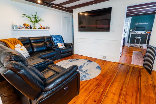 2 Washington St 2, Amesbury, MA 01913