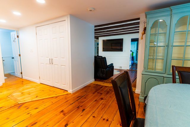 2 Washington St 2, Amesbury, MA 01913