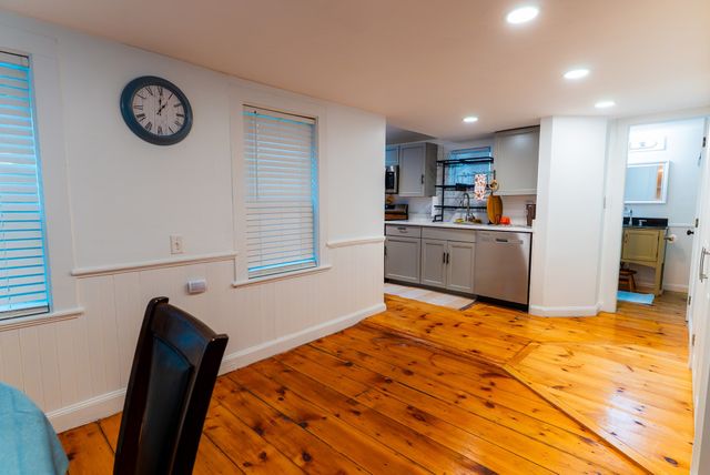2 Washington St 2, Amesbury, MA 01913